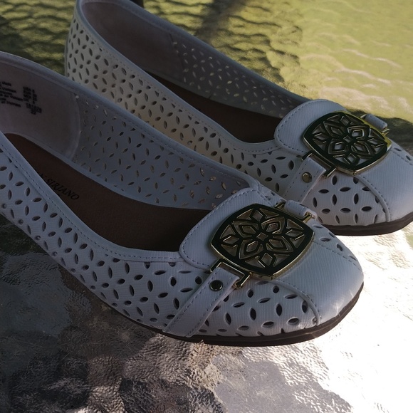 Christian Siriano for Payless white perforated flats size 8 - Picture 2 of 8